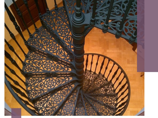 Винтовые лестницы под ключ в Гатчине: производство и монтаж