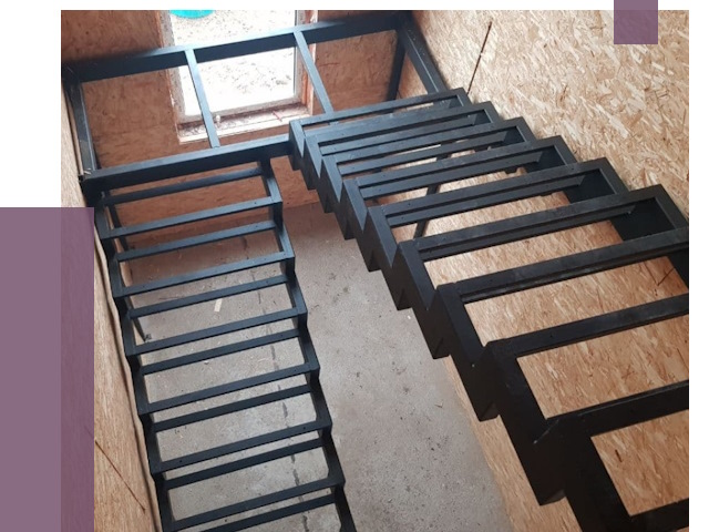 Демонтаж лестниц на металлокаркасе в Гатчине от 7399 руб. за м²