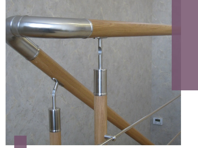 Комбинированные перила на заказ в Гатчине — монтаж и производство