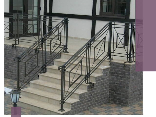 Перила для крыльца в Гатчине — монтаж, изготовление и установка