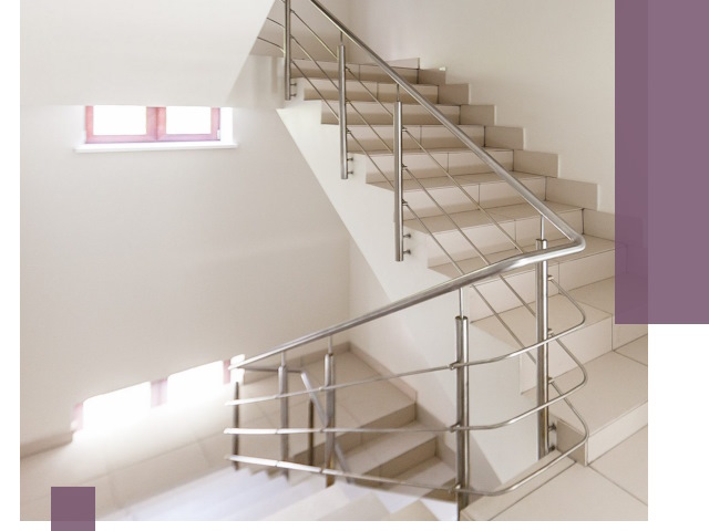 Установка и замена перил в подъезде в Гатчине