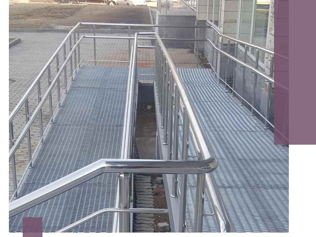 Монтаж пандусов любой сложности в Гатчине за короткие сроки