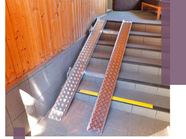 Складные пандусы под заказ и монтаж в Гатчине