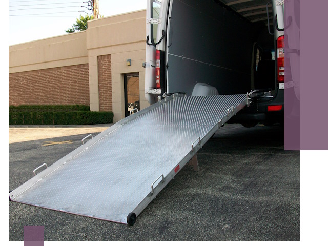 Мобильные пандусы в Гатчине — производство, монтаж и аренда