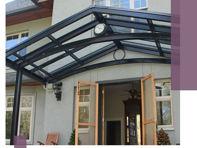 Изготовление и монтаж навесов и козырьков в Гатчине