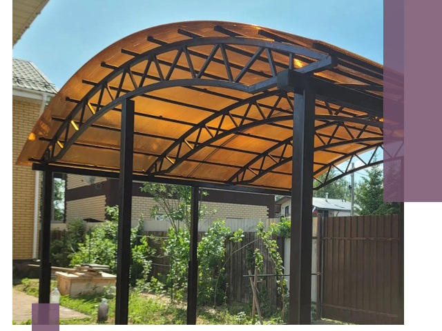 Изготовление навесов под ключ в Гатчине из качественных материалов