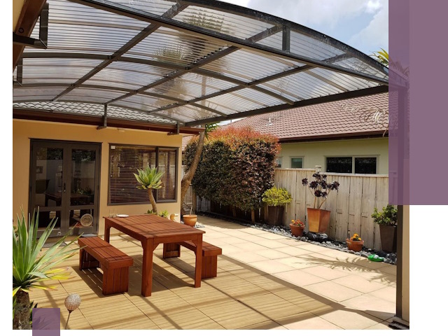 Навесы во двор под ключ в Гатчине — изготовление и монтаж