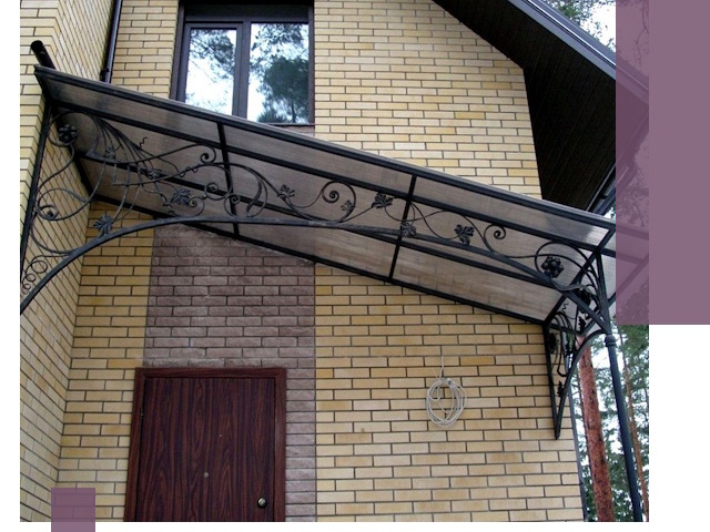 Односкатные козырьки из металла под ключ в Гатчине