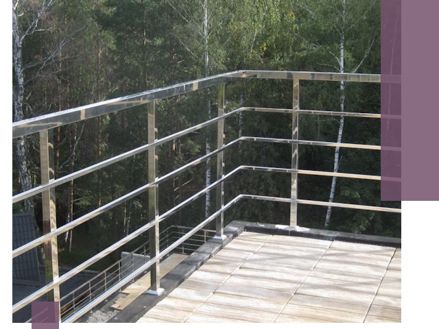 Парапеты из нержавеющей стали в Гатчине — изготовление и монтаж