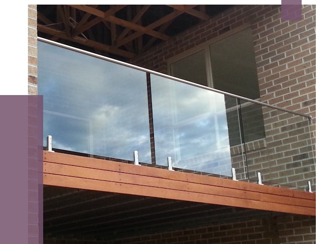 Стеклянные парапеты на крыше и террасе в Гатчине от 11561 руб. | ПРОЛЁТ-Гтч