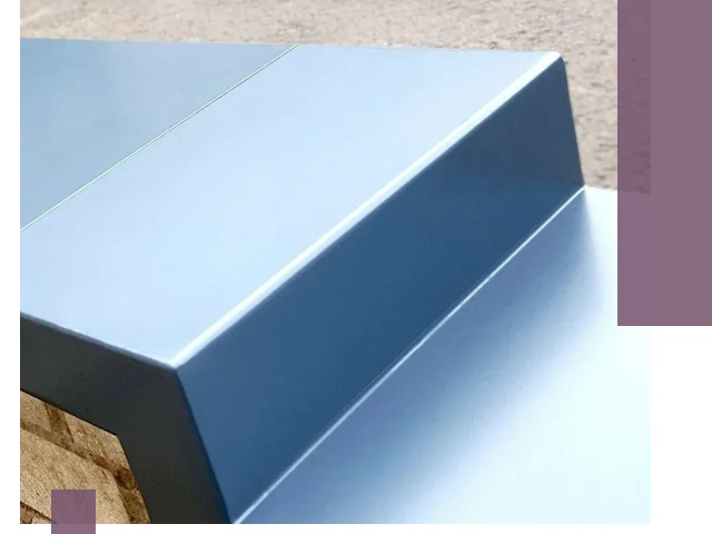 Крышки на парапет в Гатчине: изготовление и монтаж под ключ