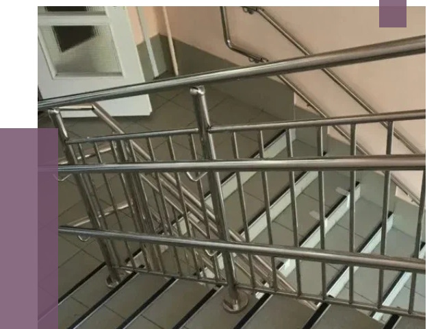 Демонтаж поручней из нержавейки в Гатчине от 3597 руб.